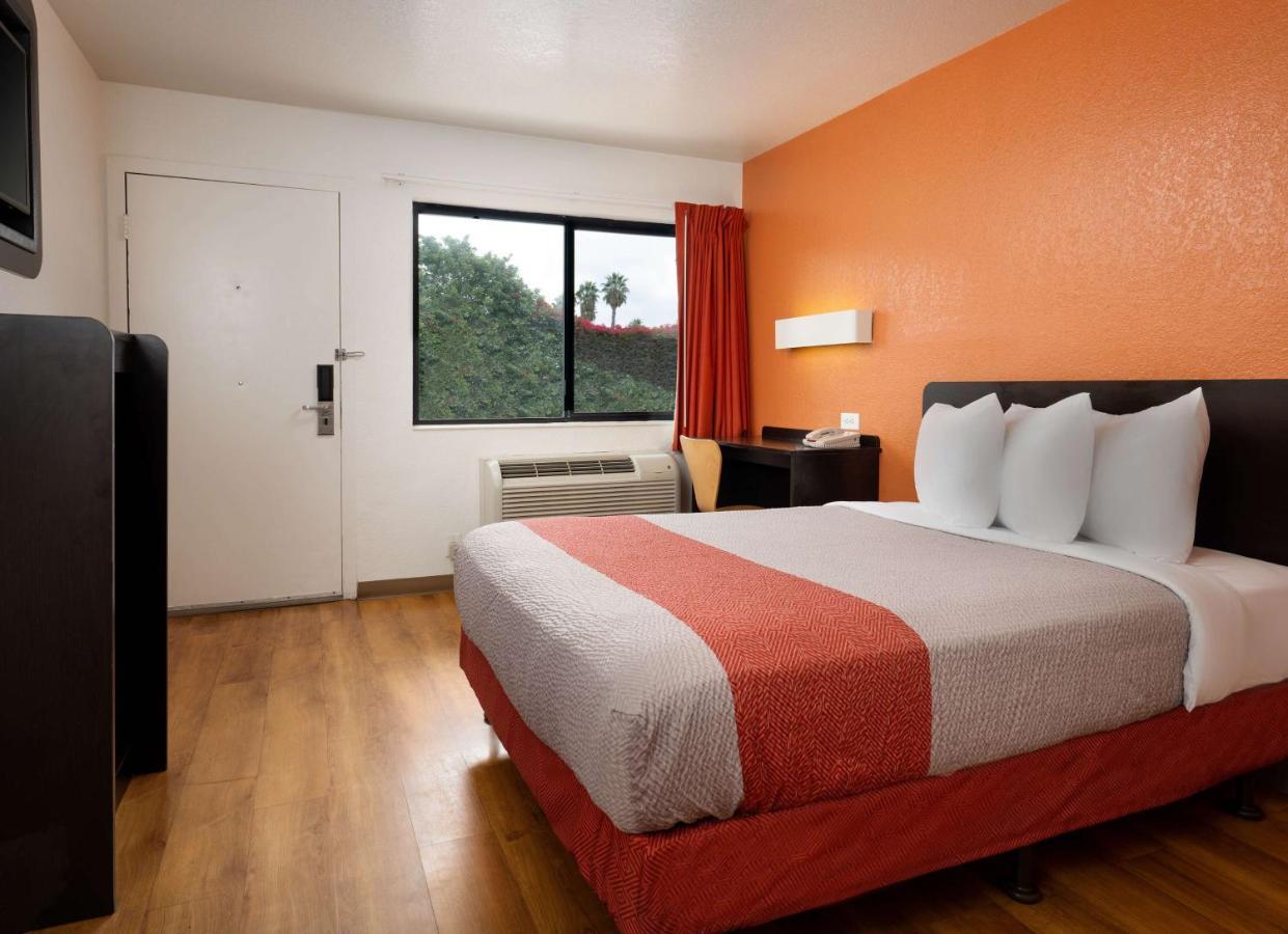Motel 6-Camarillo, Ca Eksteriør bilde