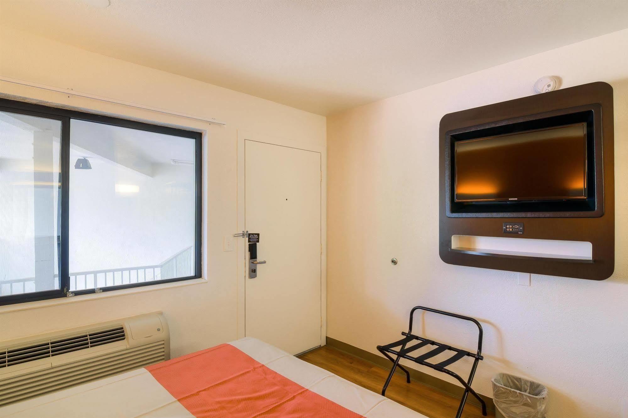 Motel 6-Camarillo, Ca Eksteriør bilde